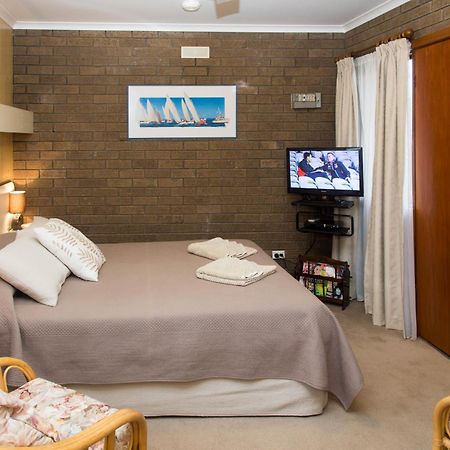 Sandpiper Holiday Apartments Lakes Entrance Extérieur photo