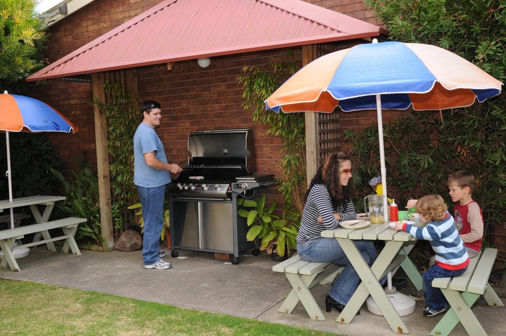 Sandpiper Holiday Apartments Lakes Entrance Extérieur photo