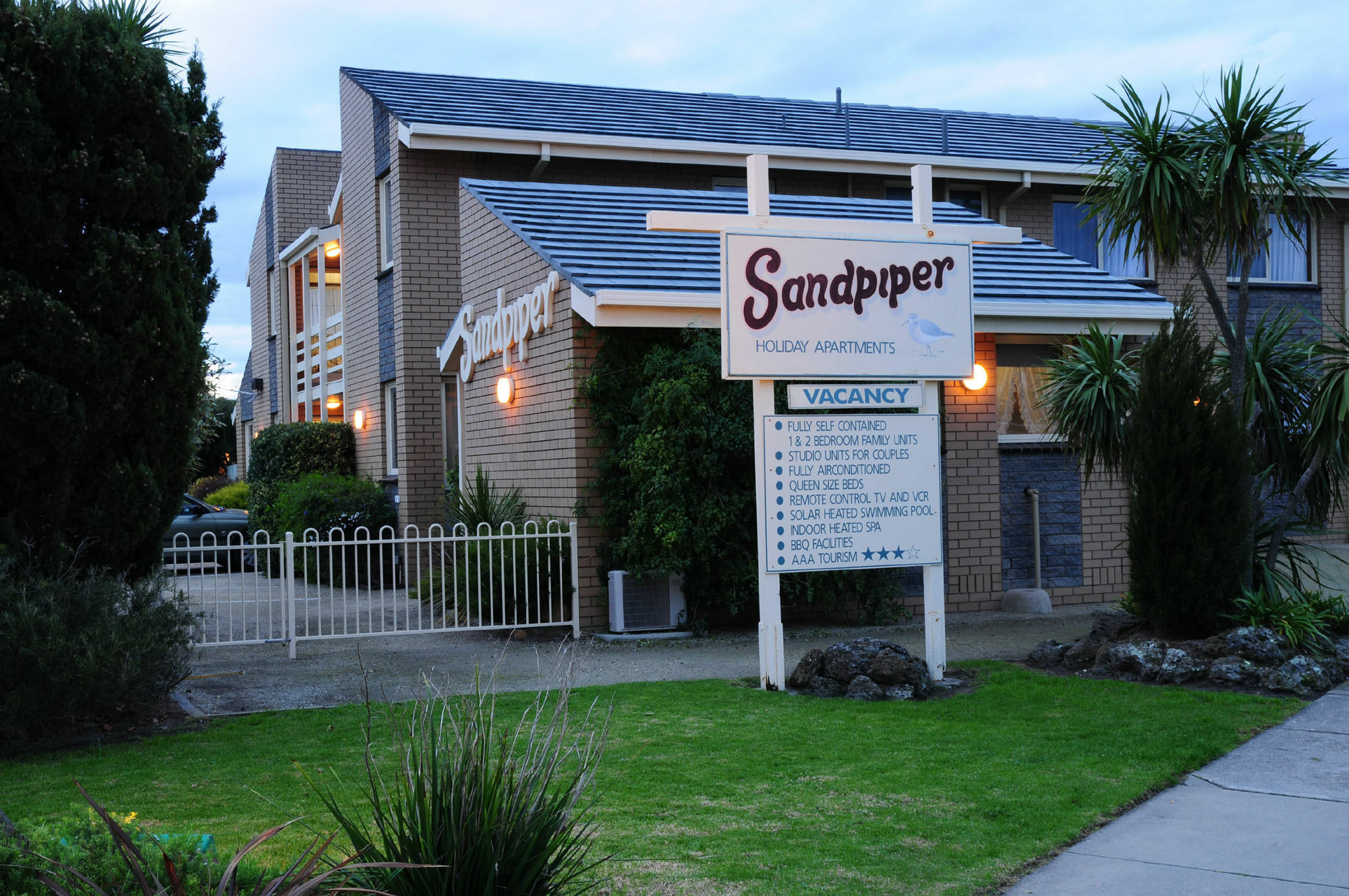 Sandpiper Holiday Apartments Lakes Entrance Extérieur photo